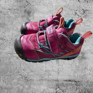 Keen Chandler CNX Youth Size 7 Girls Hiking Shoes Purple Waterproof Trail